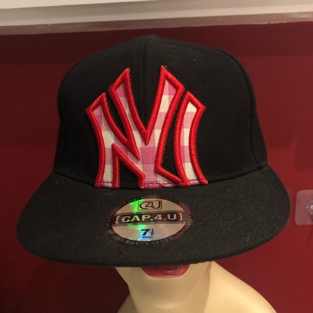 Cap.4.U Black and Red New York Yankees Hat